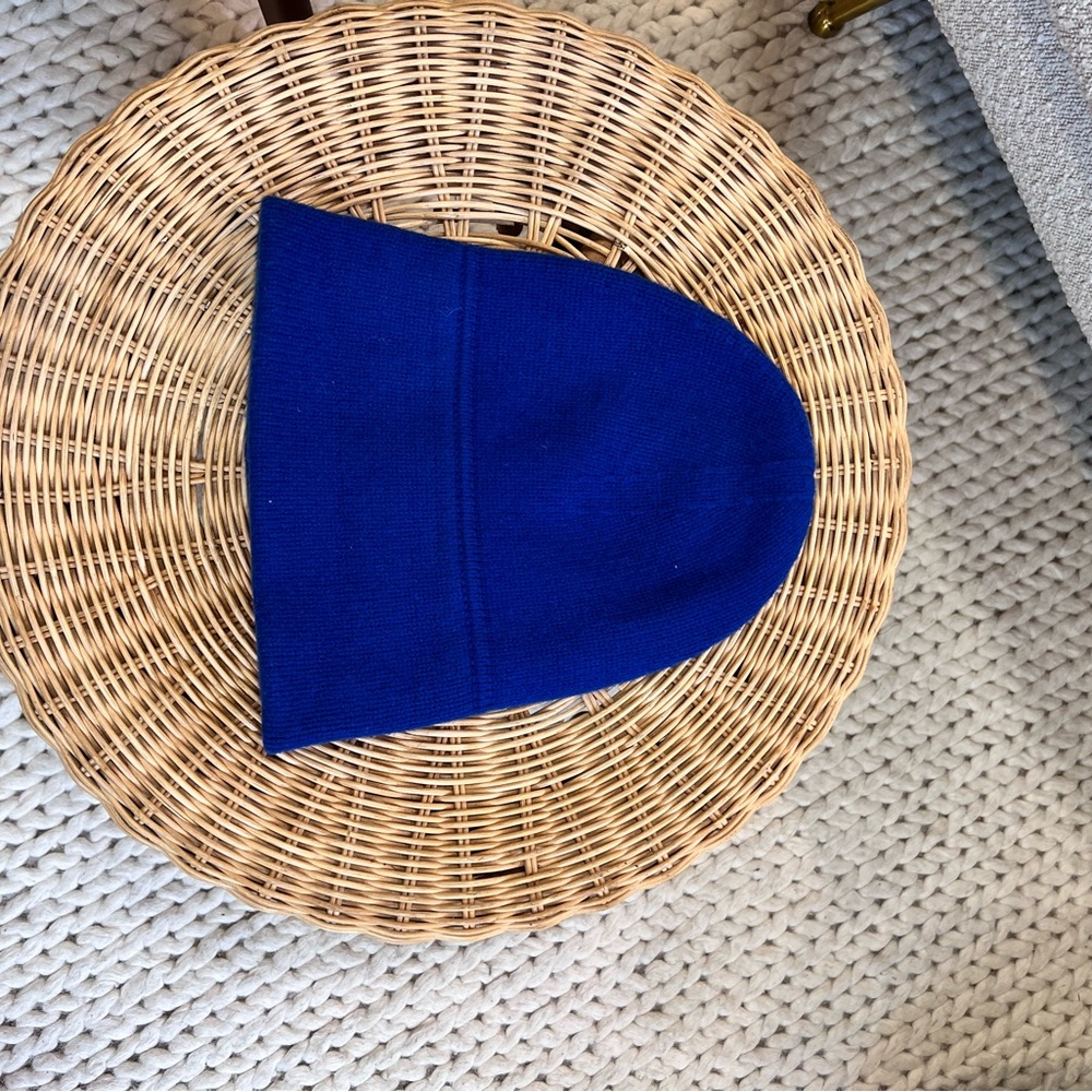 Everlane wool beanie hat in Azure Blue. NWT